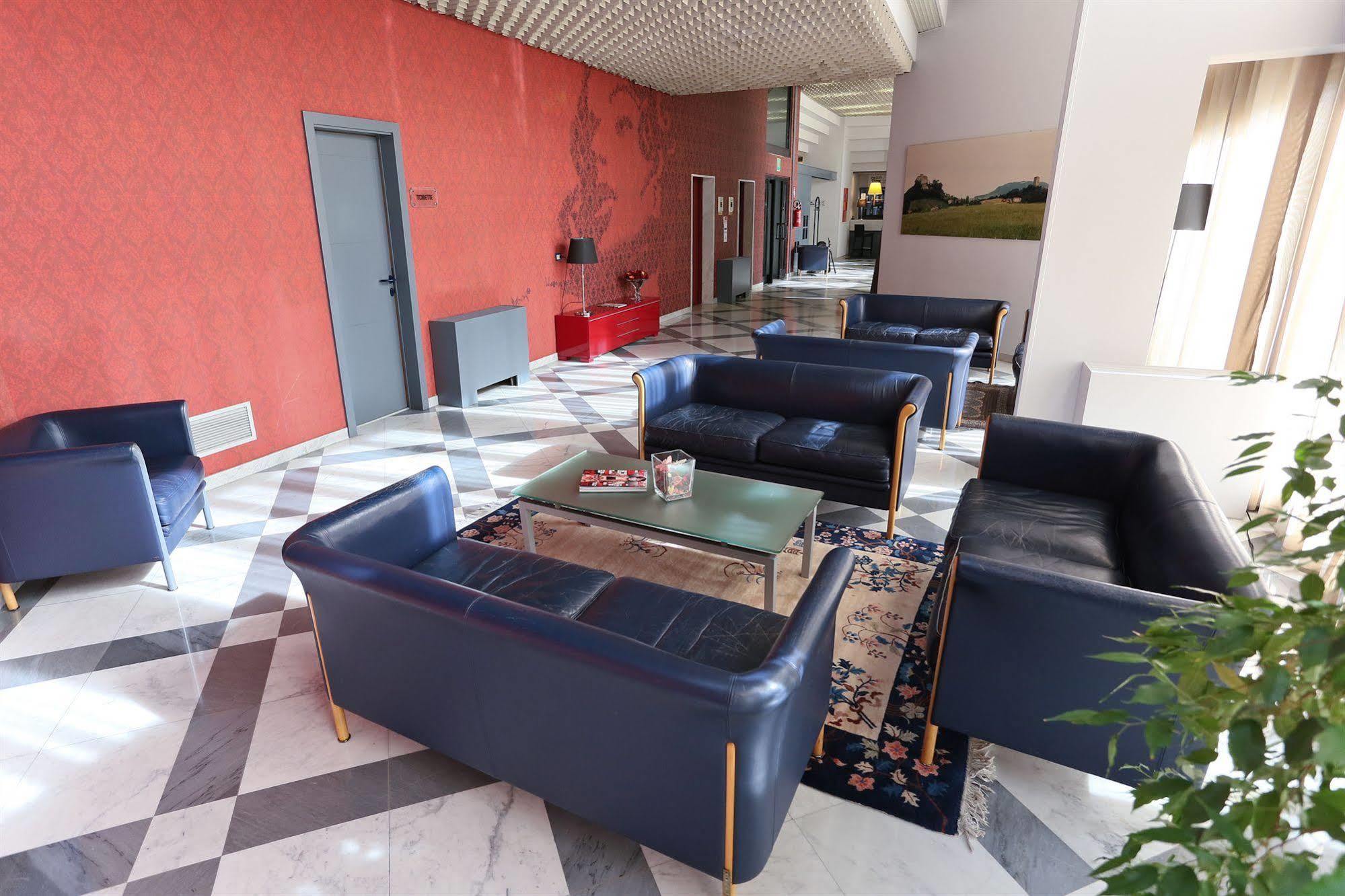 Forum Hotel 3*